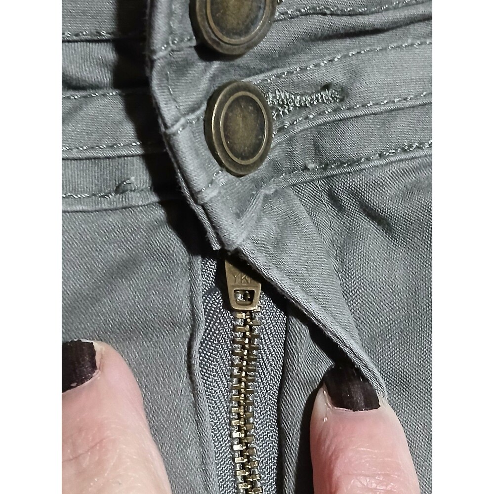 One 5 One Women's  Grey Shorts, Front & Back pockets 12 - Picture 5 of 9